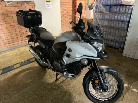 2017 Honda VFR 1200X (Crosstourer), белый, 1500000 рублей, вид 2