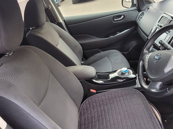 2012 Nissan Leaf (EM57) I (ZE0/AZE0), серебристый, 899000 рублей - вид 16