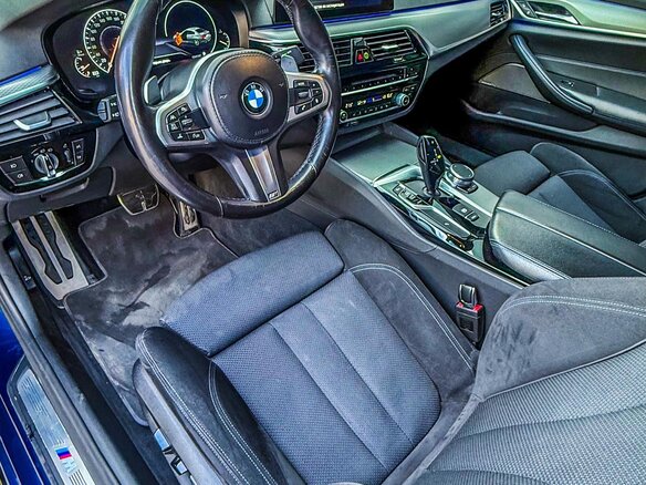 2018 BMW 5 серии 520d xDrive VII (G30/G31/G38), синий, 3200000 рублей - вид 10