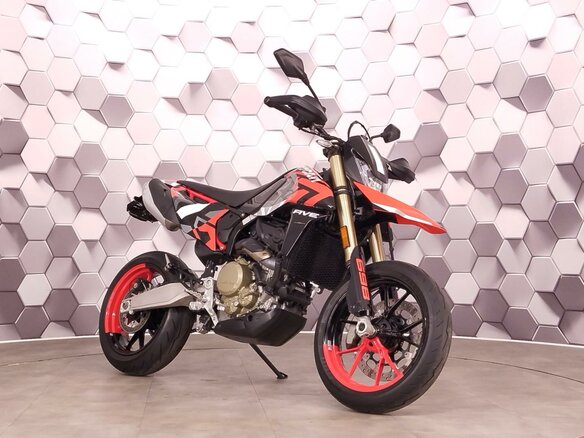 2024 Ducati Hypermotard, красный