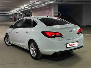 2013 Opel Astra J Рестайлинг, белый, 600000 рублей, вид 2