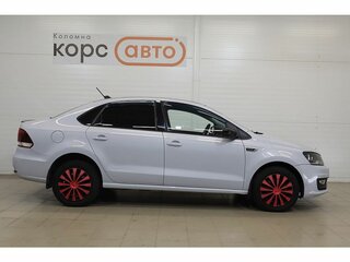 2018 Volkswagen Polo V Рестайлинг, белый, 876300 рублей, вид 4