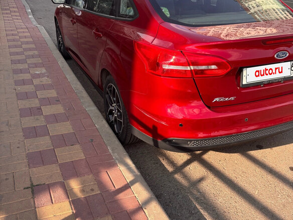 2017 Ford Focus III Рестайлинг, красный, 1059000 рублей - вид 5