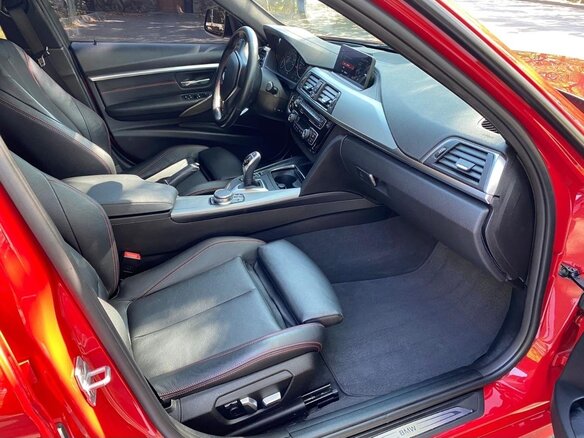 2018 BMW 3 серии 330i xDrive VI (F3x) Рестайлинг, красный, 2000000 рублей - вид 18