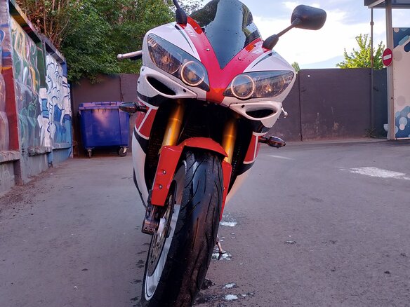 2006 Yamaha YZF-R1, красный, 650000 рублей - вид 3