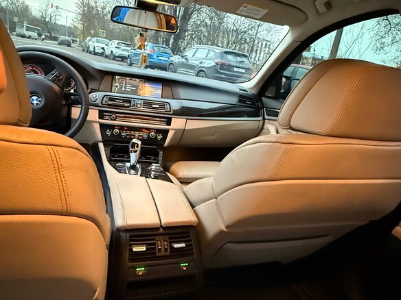 2012 BMW 5 серии 528i xDrive VI (F10/F11/F07), белый, 2190000 рублей - вид 22