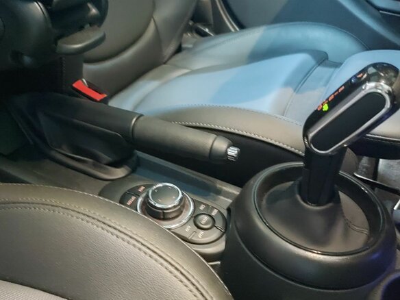 2023 Mini Hatch Cooper S III (F55/F56) Рестайлинг 2, зелёный, 3300000 рублей - вид 16