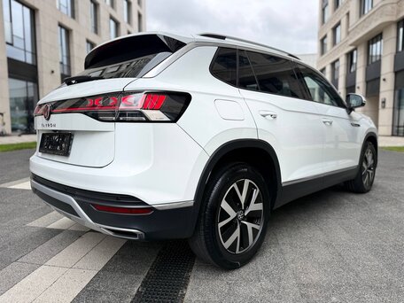 2023 Volkswagen Tayron I Рестайлинг, белый, 2590000 рублей, вид 4