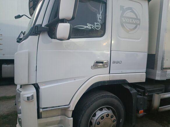 2012 Volvo FM, белый, 5000000 рублей