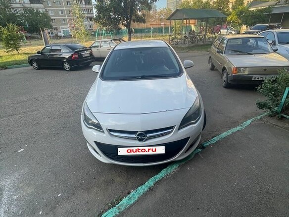 2012 Opel Astra J Рестайлинг, белый, 774000 рублей - вид 1