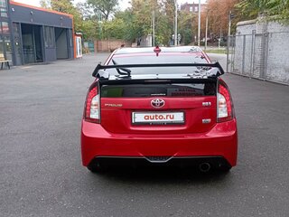 2014 Toyota Prius III Рестайлинг (XW30), красный, 1500000 рублей, вид 5