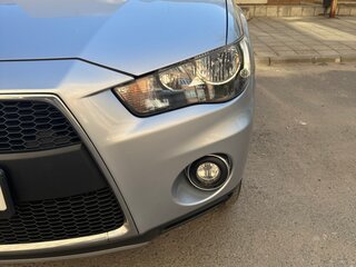 2010 Mitsubishi Outlander II Рестайлинг, серебристый, 1300000 рублей, вид 2
