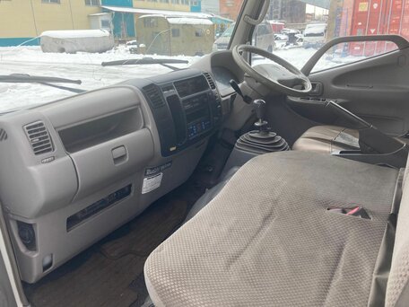 2006 Toyota Toyoace, белый, 2250000 рублей, вид 5