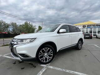 2015 Mitsubishi Outlander III Рестайлинг 2, белый, 1650000 рублей, вид 2