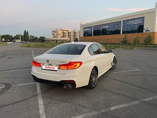 2019 BMW 5 серии 530d xDrive VII (G30/G31/G38), белый, 4380000 рублей, вид 5