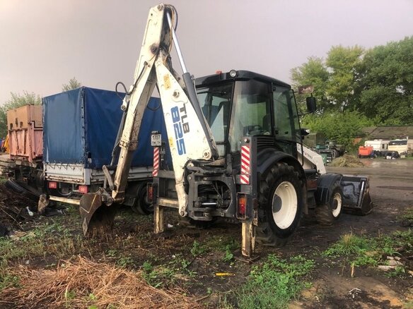 2017 Terex TLB 825 - вид 1