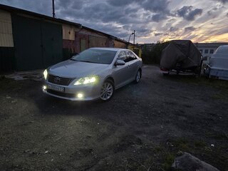 2014 Toyota Camry VII (XV50), серый, 1950000 рублей, вид 3