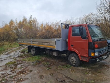 2010 TATA 613, красный, 850000 рублей, вид 3