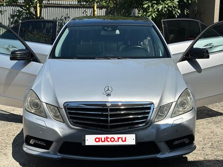 2009 Mercedes-Benz E-Класс 350 IV (W212, S212, C207), серебристый, 1350000 рублей, вид 4
