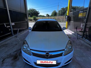 2010 Opel Astra H Рестайлинг, белый, 650000 рублей, вид 3