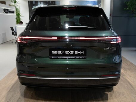 2026 Geely EX5 Гибрид EM-i, зелёный, 3974990 рублей, вид 4