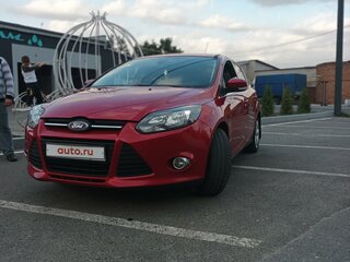 2013 Ford Focus III, красный, 990000 рублей, вид 3