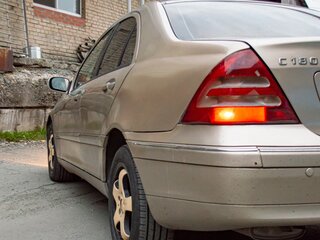 2001 Mercedes-Benz C-Класс 180 II (W203), золотистый, 350000 рублей, вид 5