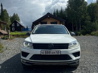 2015 Volkswagen Touareg II Рестайлинг, белый, 2500000 рублей, вид 1