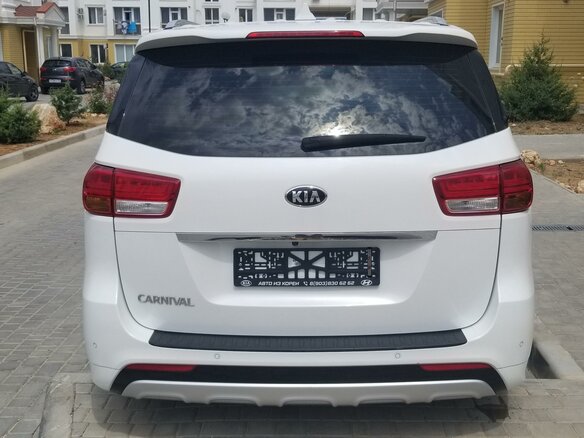 2017 Kia Carnival III, белый - вид 4
