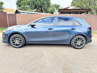2018 Kia Ceed III, синий, 1650000 рублей, вид 3