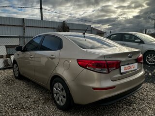 2015 Kia Rio III Рестайлинг, золотистый, 650000 рублей, вид 4