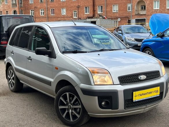 2006 Ford Fusion I Рестайлинг, серебристый, 365000 рублей - вид 2