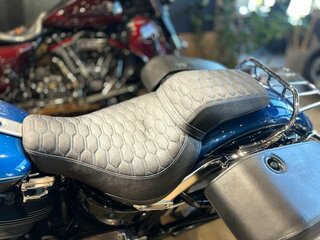 2018 Harley-Davidson Fat Boy, синий, 2400000 рублей, вид 4