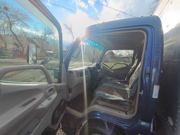 2000 Toyota Dyna, синий, 2150000 рублей - вид 19