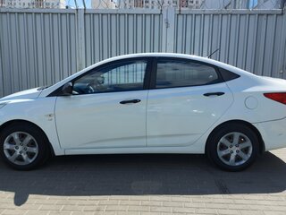 2014 Hyundai Solaris I, белый, 445000 рублей, вид 4