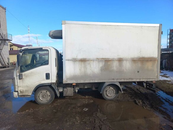 2013 Isuzu Elf (N-series), белый, 900000 рублей - вид 3