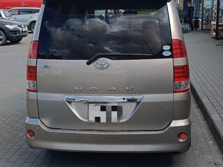 2003 Toyota Noah I (R60), серый, 810000 рублей, вид 5