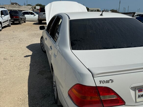 2001 Toyota Celsior III (F30), белый, 500000 рублей - вид 7