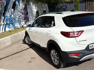 2018 Kia Stonic I, белый, 1650000 рублей, вид 4