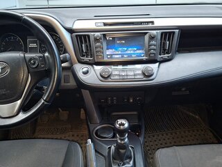 2018 Toyota RAV4 IV (XA40) Рестайлинг, серебристый, 2800000 рублей, вид 4