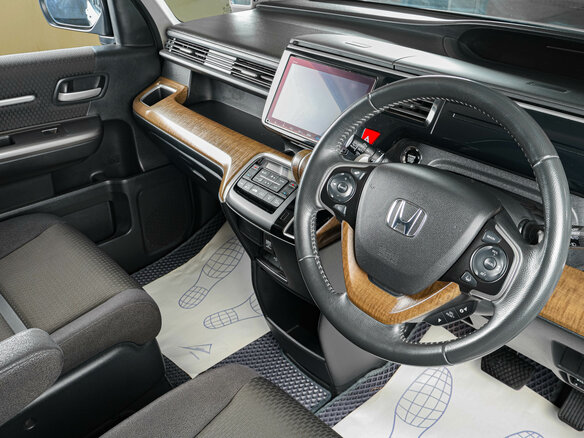 2020 Honda Stepwgn V Рестайлинг, белый, 2559000 рублей - вид 6