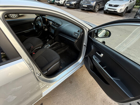 2015 Kia Rio III Рестайлинг, серый - вид 15
