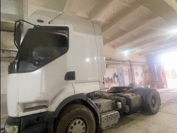 1997 Renault Premium, белый, 1600000 рублей