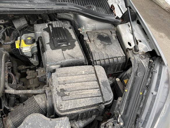 2014 Skoda Yeti I Рестайлинг, серебристый, 950000 рублей - вид 15