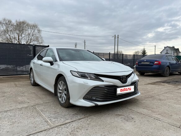 2020 Toyota Camry VIII (XV70), белый, 2208000 рублей - вид 3