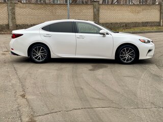 2015 Lexus ES 250 VI Рестайлинг, белый, 2700000 рублей, вид 4