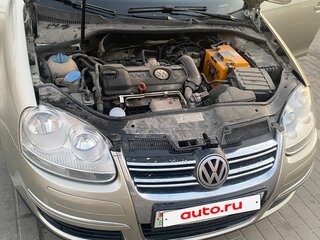 2009 Volkswagen Golf V, золотистый, 600000 рублей, вид 1