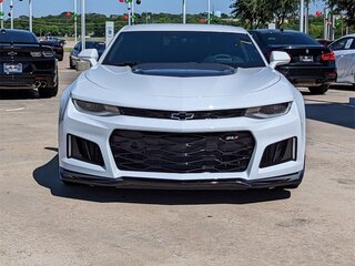 2022 Chevrolet Camaro ZL1 VI Рестайлинг, белый, 18279303 рублей, вид 2