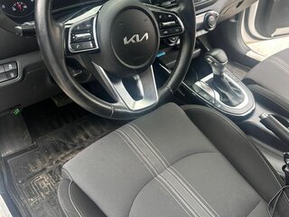 2021 Kia Cerato IV Рестайлинг, белый, 2800000 рублей, вид 4