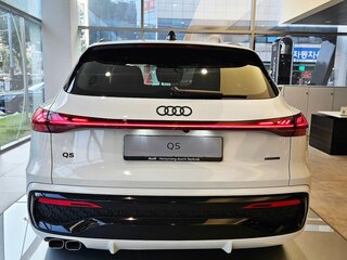 2026 Audi Q5 40 TDI III (GU), серый, 9500000 рублей, вид 3